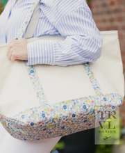 Load image into Gallery viewer, Canvas Tote Medium