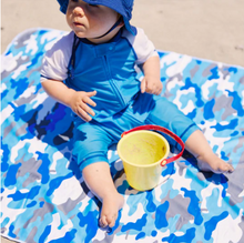 Load image into Gallery viewer, Rainbow Kids Hooded UPF 50+ Sunscreen Towel